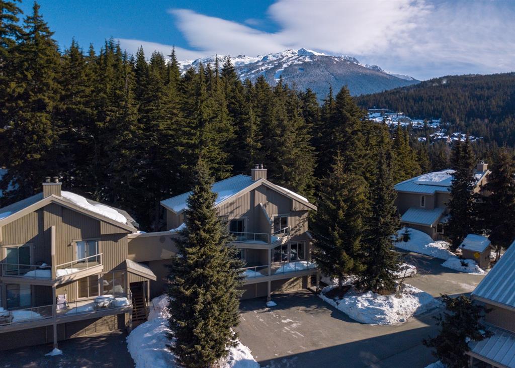 Blueberry Hill Estates townhomes in Blueberry, Whistler